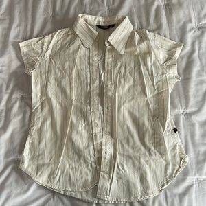Scullers Short Sleeve Women’s fitted shirt in Size Medium